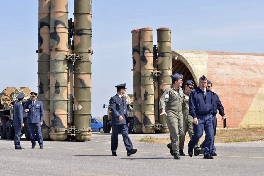 Ενισχύεται η αεράμυνα της χώρας με αναβάθμιση των S-300 και των υπόλοιπων α/α συστημάτων – Σκαλώνει η ρωσοτουρκική συνεργασία λόγω υγείας Ερντογάν